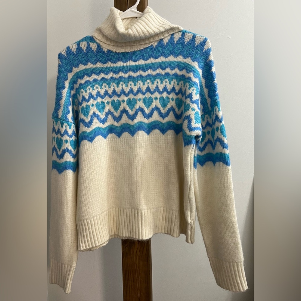 Jessica Simpson‎ sweater